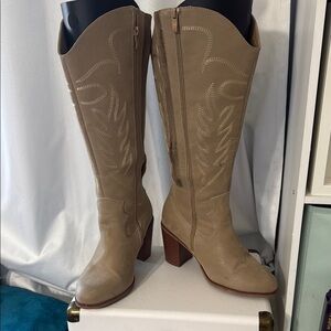 Tan Western-Style Women's Boots